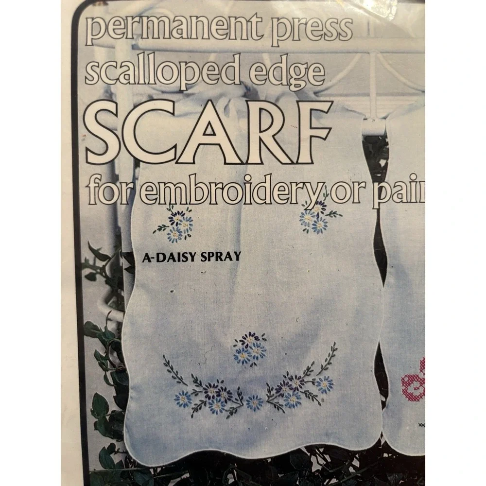 Vogart Crafts Kit for embroidery or paint‎